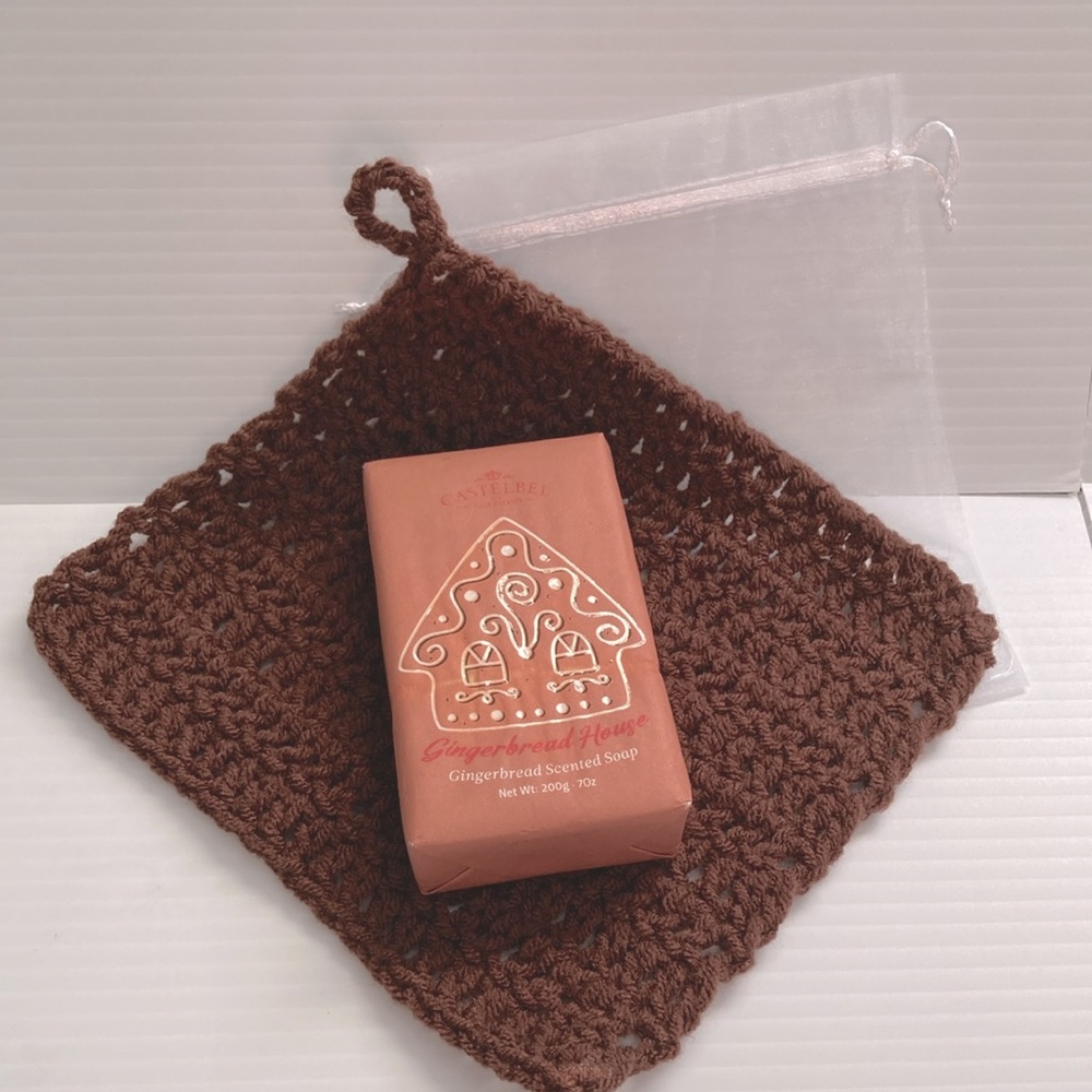 CASTELBEL Limited Edition Gingerbread House Bath Bar Washcloth Gift Set - Picture 2 of 6